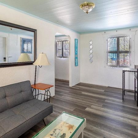 Bungalow 1 Minute From The Beach Suite #3 イングルウッド エクステリア 写真